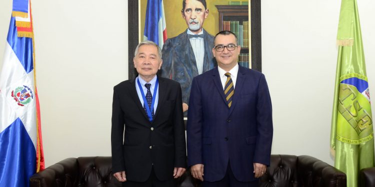 Presidente TSE recibe al jefe de misión del IFES