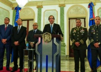 Gobierno rectifica y dice jornada contra coronavirus el miércoles no será casa por casa