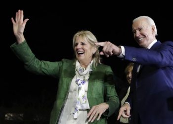 Joe Biden y Bernie Sanders lideran la contienda demócrata
