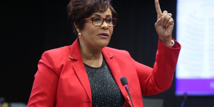 Diputada Josefa Castillo cree Gobierno usa Covid-19 para política a su favor