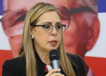Sergia Elena de Séliman acompañaría a Leonel Fernández