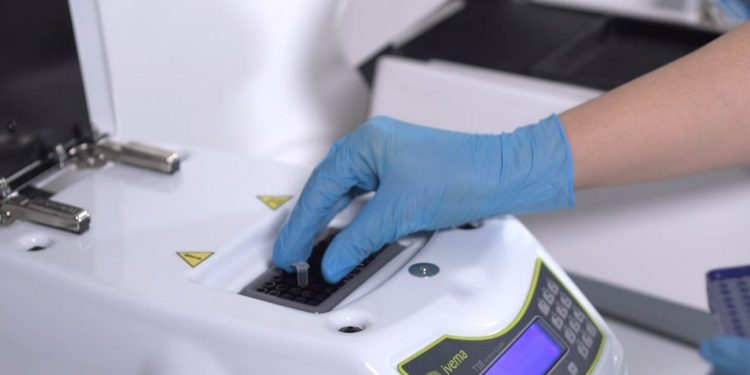 OIEA dona a RD termociclador para detectar con precisión el coronavirus