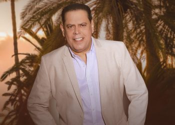 Fernando Villalona celebra 50 años con doble lanzamiento