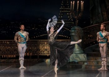 Vuelve el evento solidario NOCHE AZUL con Las Estrellas de La Danza Mundial