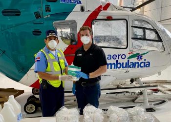 Gonzalo Castillo entrega mascarillas y alcohol en Seguridad Portuaria