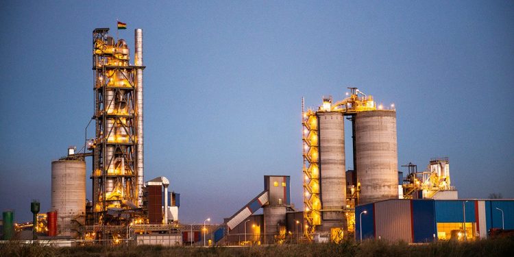 ADOCEM aporta miles de pruebas rápidas e insumos médicos para combatir el COVID-19