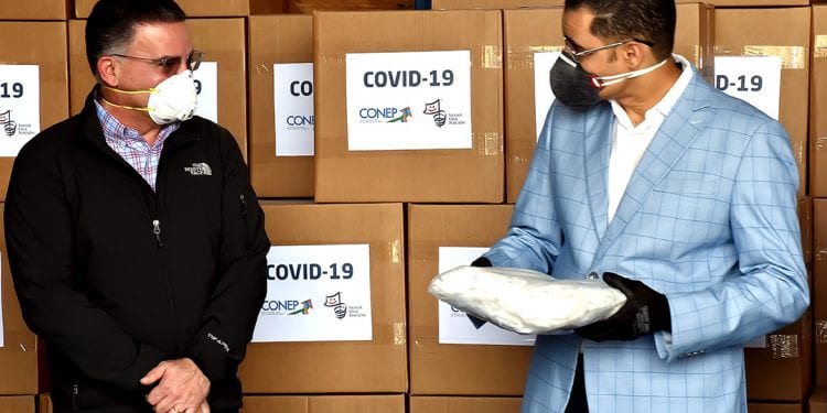 CONEP entrega al Gobierno de pruebas y equipos para detección del coronavirus