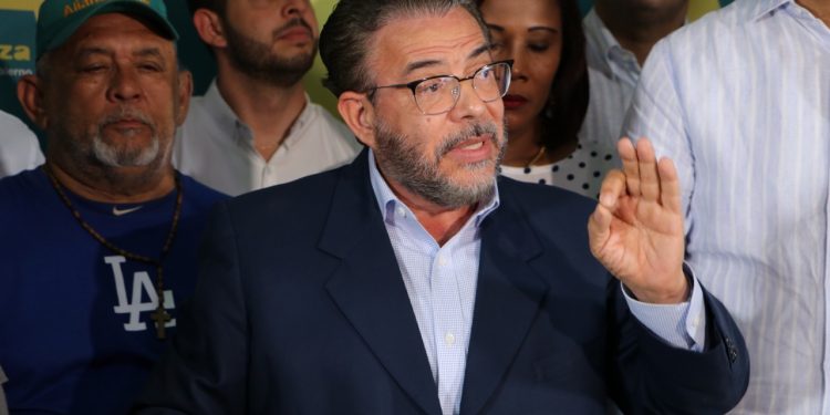 Alianza País propone posposición elecciones del 17 mayo