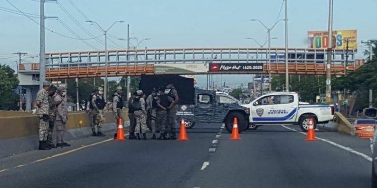 Patrullaje militar se mantendrá las 24 horas para frenar el gentío en las calles