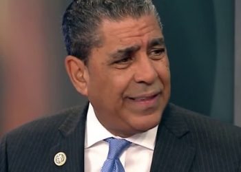 El COVID-19 sí discrimina