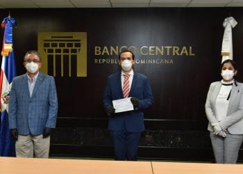 Voluntariado Bancentraliano dona RD$ 2 millones a Procuraduría para prevenir el COVID-19