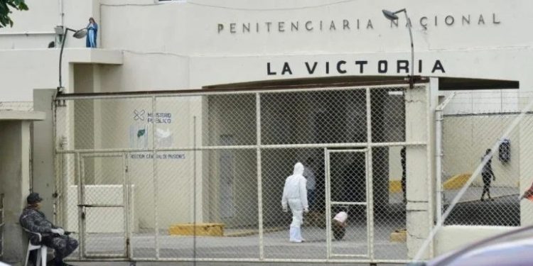Venezolanos en La Victoria demandan atención de autoridades ante auge COVID-19