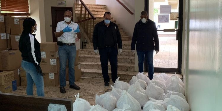 Abinader se suma al apoyo al personal de salud en el Gran Santo Domingo