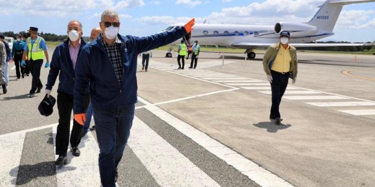 Gonzalo Castillo dispone traslado al país de 11 médicos dominicanos desde Venezuela