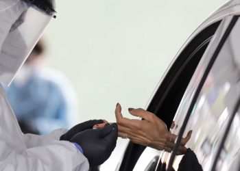 Liderazgo de EE.UU. en controversia por avance del Covid-19