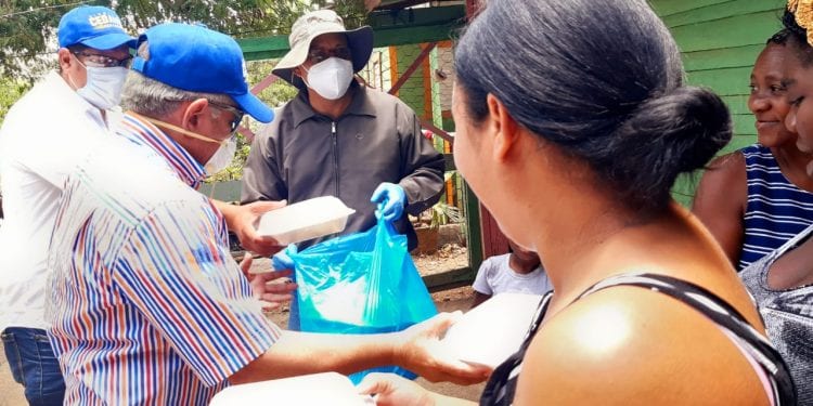 Virgilio Cedano desarrolla labores sociales en sectores de La Altagracia