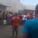 Cinco reclusos y un policía heridos durante violento motín en La Victoria