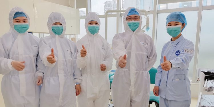 Director de la OMS alerta mascarillas médicas son prioridad para trabajadores de la salud