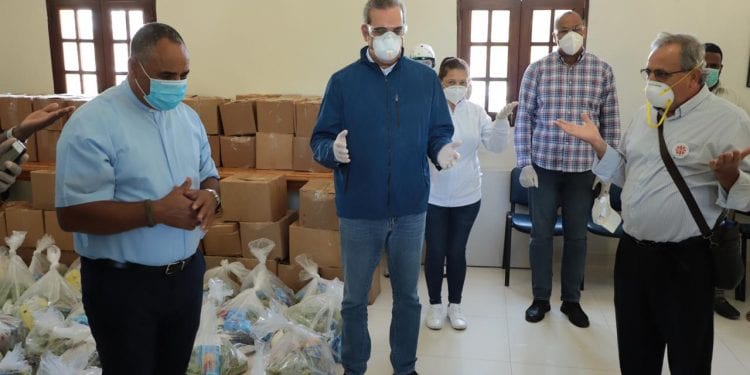 Recorrido de Abinader por San Juan y Bahoruco resalta compromiso social y de fe cristiana