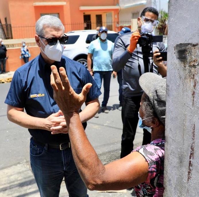 Gonzalo Castillo reconstruye vivienda a envejeciente
