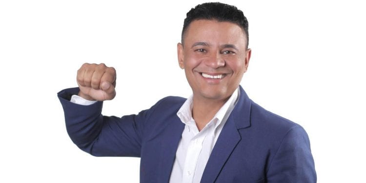 Director de Santiago Oeste da plazo de 5 días a Abel Martínez