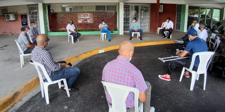 Fedombal se reúne con Abadina y ocho clubes del TBS Distrito 2020