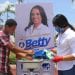 Betty Gerónimo instala lavamanos portátiles en Santo Domingo Norte