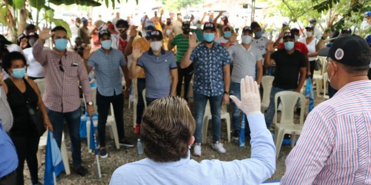 Paliza juramenta en el PRM dirección del PRD en Nagua