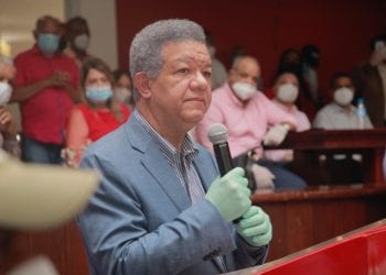 Leonel Fernández: “Quien auspicia esa encuesta es el primero que no cree en ella”