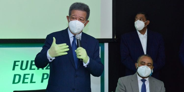 Más de 220 dirigentes del PLD y del PRD pasaron a la Fuerza del Pueblo