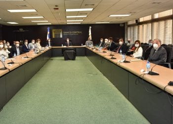 Valdez Albizu informa desembolso por RD$50.000 millones en préstamos en medio de crisis del Covid-19