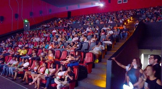 El cine seguirá siendo irremplazable como experiencia, a pesar del “streaming”