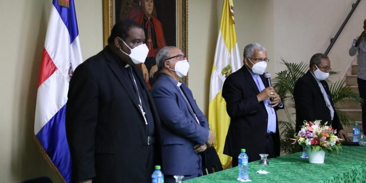 Monseñor Ramón Benito Ángeles Fernández es el nuevo rector de la Universidad Católica Santo Domingo (UCSD)