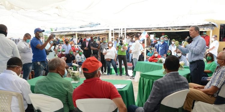 Leonel se toma muy en serio conquistar el voto de peledeistas