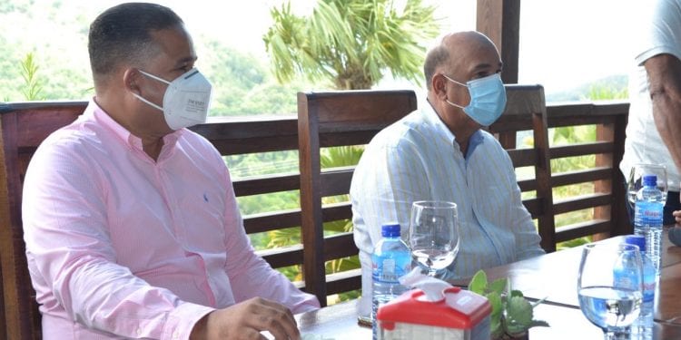 Alcalde y regidor del PLD en Tenares anuncian su apoyo a Bauta Rojas