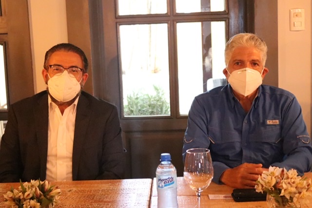 Guillermo Moreno reafirma apoyo a Eduardo Estrella en Santiago