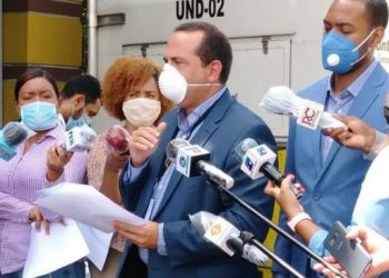 Fuerza del Pueblo acude al TSE a reclamar acreditación de sus delegados