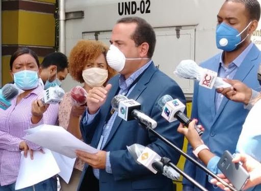 Fuerza del Pueblo acude al TSE a reclamar acreditación de sus delegados