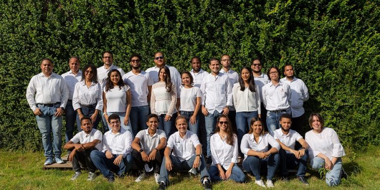 Crean nueva plataforma con inteligencia artificial para la compra de vehículos usados en RD