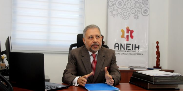 Empresarios de Herrera piden ciudadanía acudir el domingo a votar