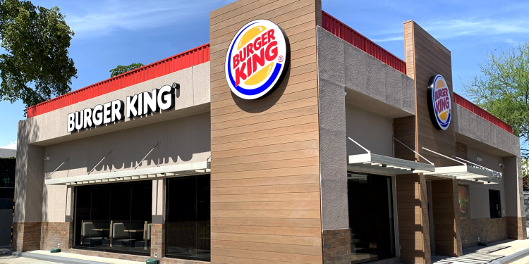 Burger King Apertura Restaurante en Estación ESSO Av. Luperón