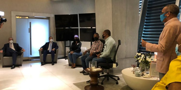 Transportistas crean movimiento en apoyo a Gonzalo Castillo