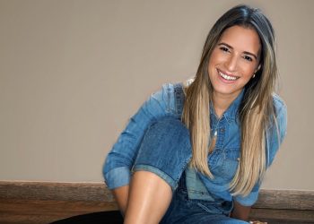 Puertas Adentro, una canción e iniciativa que emergen desde el corazón.