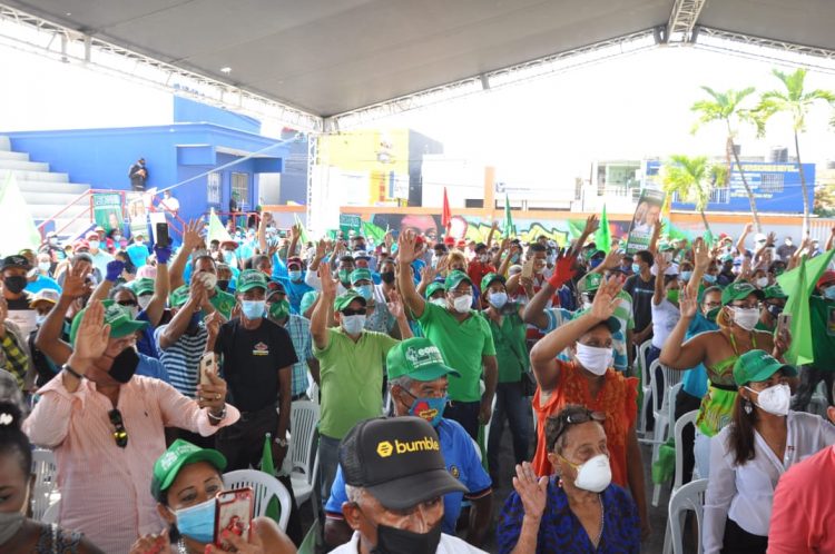 Leonel Fernández dice su prioridad son educación, capacitación y empleos para jóvenes