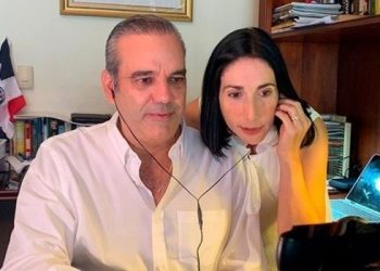 Luis Abinader aboga por una ciudadanía crítica y participativa