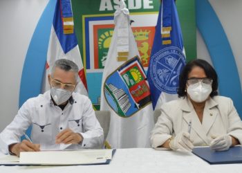 Alcalde  y rectora firman convenio establecer extensión UASD en Santo Domingo Este