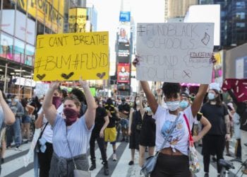 Imponen toque de queda en Nueva York para frenar protestas violentas