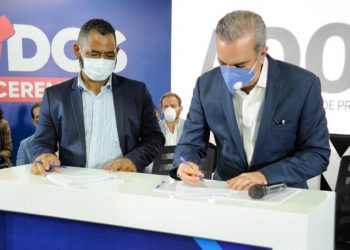 ADOCINE realizó con éxito el primer encuentro con candidatos a la presidencia.