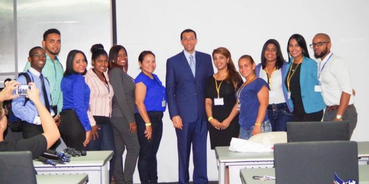 Docentes de Inglés agrupados en DR-TESOL rechazan Programa de Inglés por Inmersión Junior