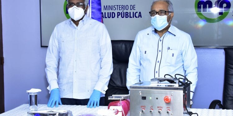 INTEC entrega primeros ventiladores mecánicos al Ministerio de Salud Pública